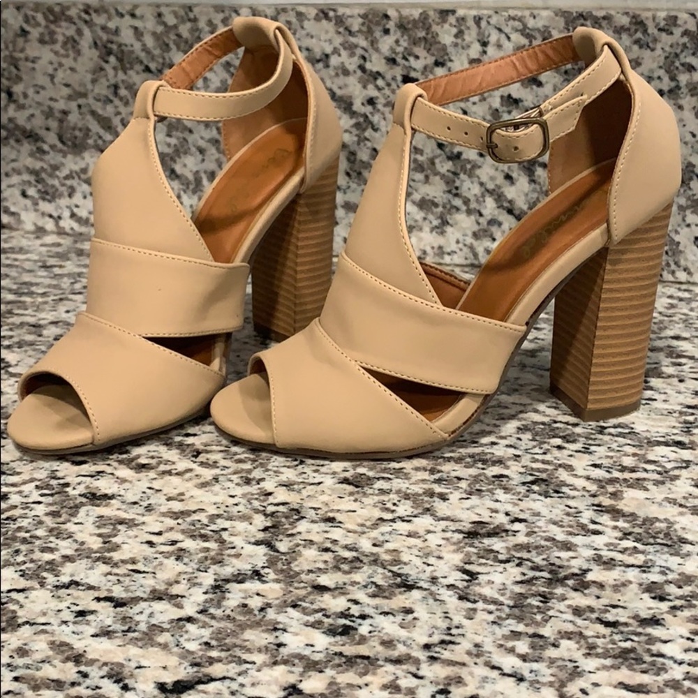 Women’s shoes